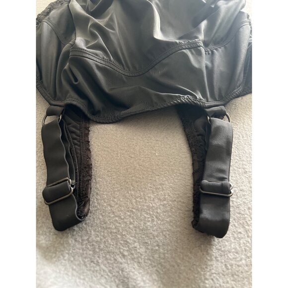 Avenue Black Lace Plus Size Swim Top 28W Tankini Wide Straps Molded‎ Cups - Picture 11 of 11